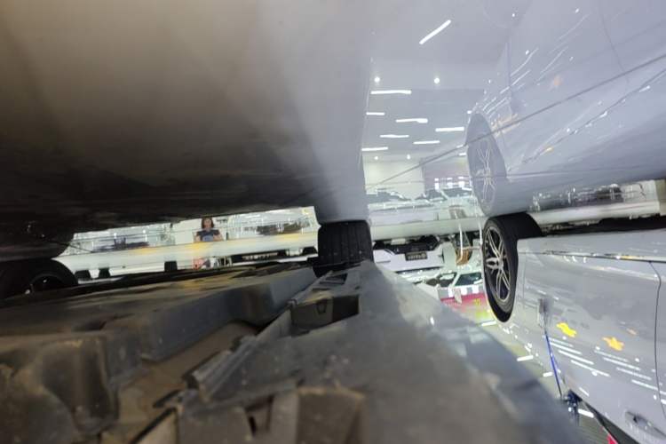 Used Toyota Camry 2019 Revised Version 2.5S Fēngshàng Edition Left Side Sill