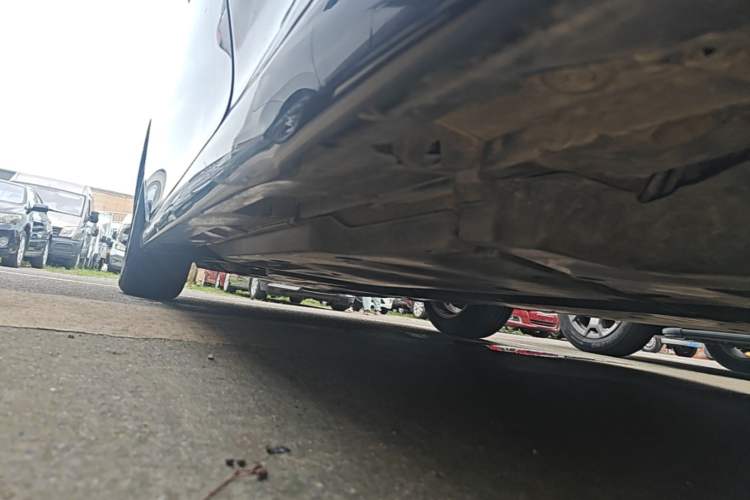 Used Toyota Camry 2019 Revised Version 2.0G Luxury Edition Left Side Sill