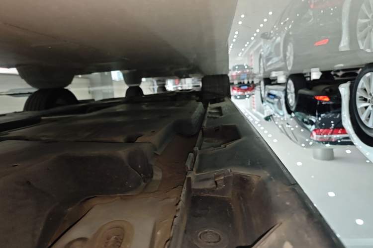 Used Toyota Camry 2019 Revised Version Dual-Engine 2.5 HG Luxury Edition Left Side Sill