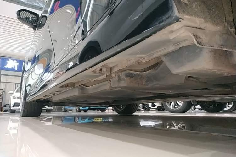 Used Toyota Camry 2019 Revised Version Dual-Engine 2.5 HG Luxury Edition Left Side Sill
