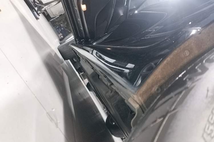 Used Toyota Camry 2019 Revised Version 2.0G Luxury Edition Left Side Sill