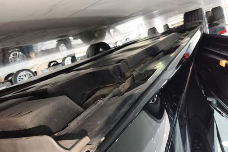 Used Toyota Camry 2019 Revised Version Dual-Engine 2.5 HG Luxury Edition Left Side Sill