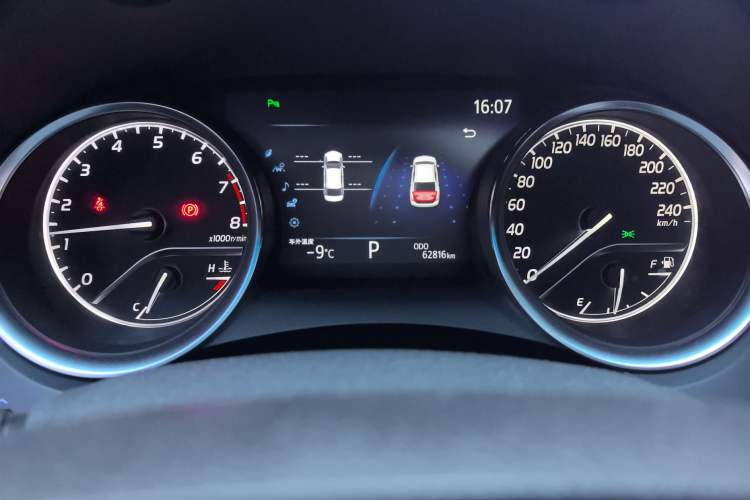 Used Toyota Camry 2019 2.0G Luxury Edition China V Standard Odometer Close Up