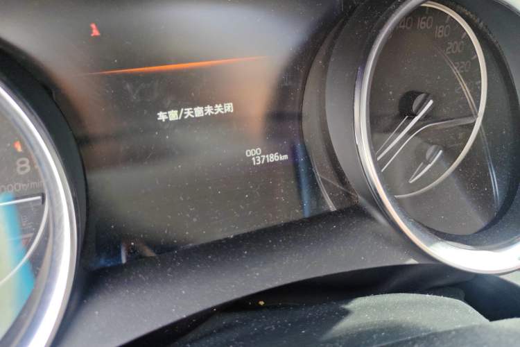 Used Toyota Camry 2019 Revised Version 2.5G Luxury Edition Odometer Close Up