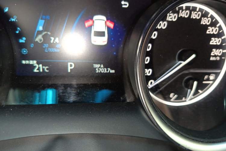 Used Toyota Camry 2019 2.5G Luxury Edition China V Standard Odometer Close Up