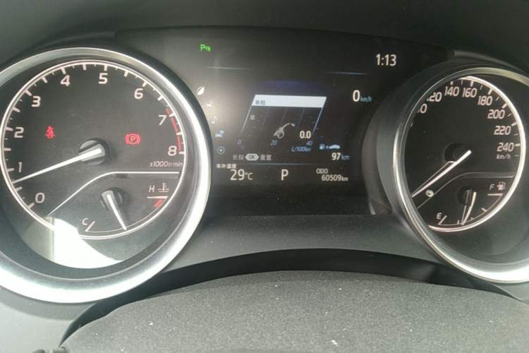 Used Toyota Camry 2019 Revised Version 2.5G Luxury Edition Odometer Close Up
