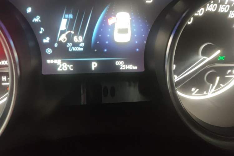 Used Toyota Camry 2019 Revised Version 2.0G Luxury Edition Odometer Close Up