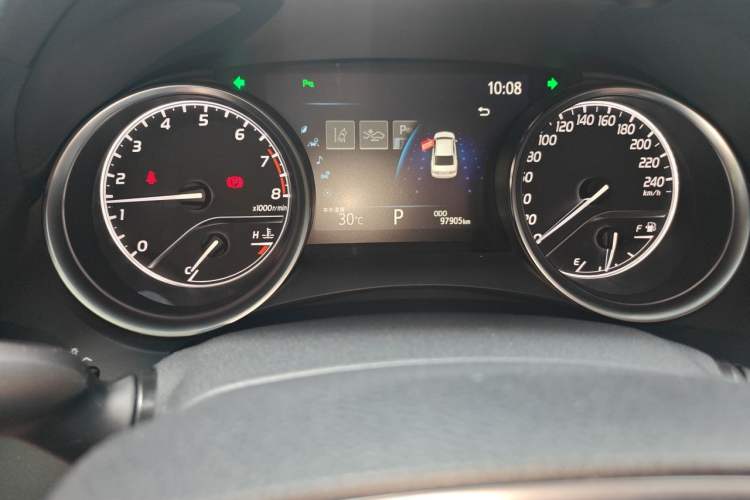 Used Toyota Camry 2019 Revised Version 2.0G Luxury Edition Odometer Close Up