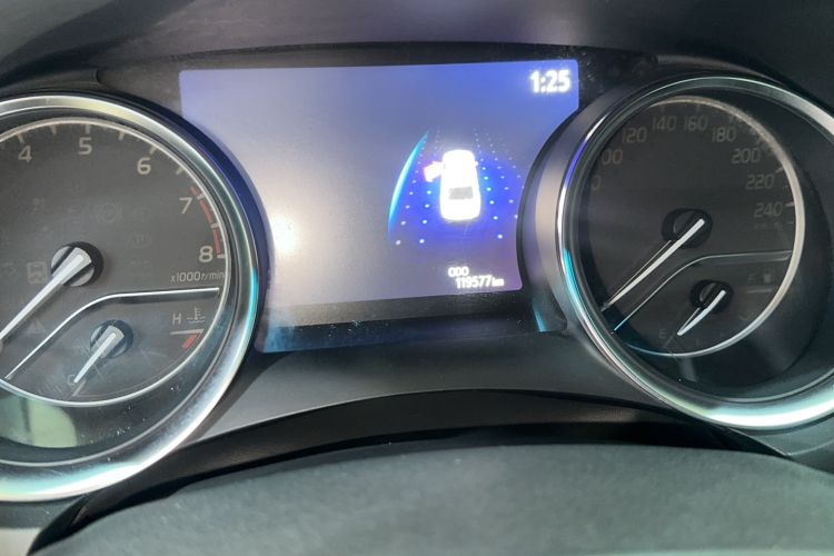Used Toyota Camry 2019 Revised Version 2.5G Luxury Edition Odometer Close Up