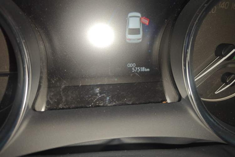 Used Toyota Camry 2019 Revised Version 2.5G Luxury Edition Odometer Close Up