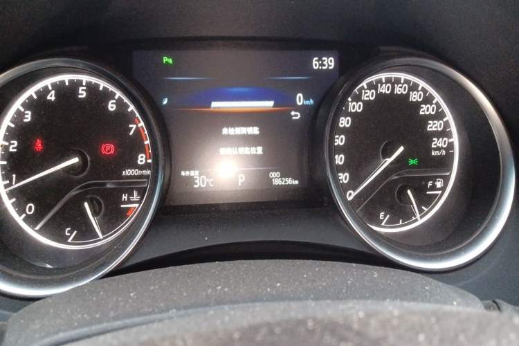Used Toyota Camry 2019 2.0G Luxury Edition China VI Standard Odometer Close Up