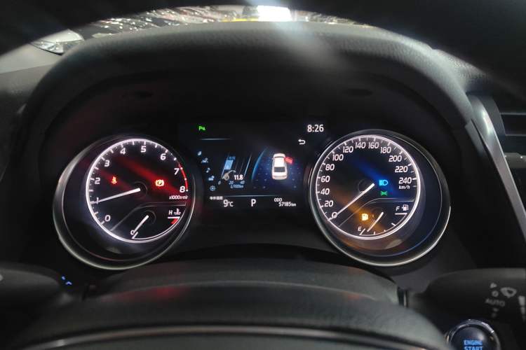 Used Toyota Camry 2019 Revised Version 2.0G Luxury Edition Odometer Close Up