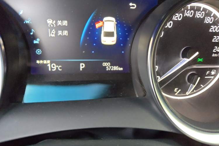 Used Toyota Camry 2019 2.0G Luxury Edition China VI Standard Odometer Close Up
