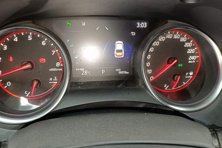 Used Toyota Camry 2019 2.0S FENGSHANG Version China V Standard Odometer Close Up