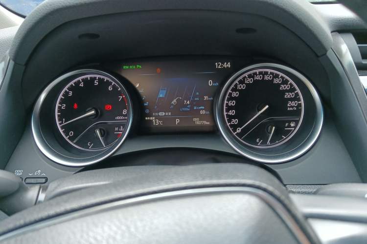 Used Toyota Camry 2019 Revised Version 2.0G Luxury Edition Odometer Close Up