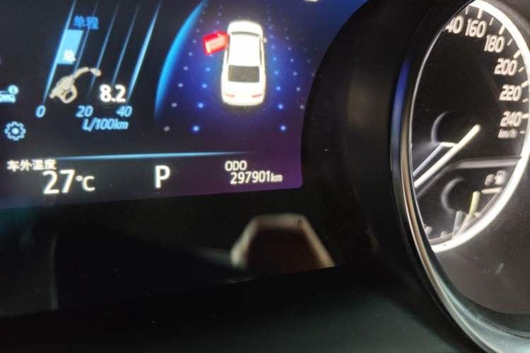 Used Toyota Camry 2019 2.0G Luxury Edition China V Standard Odometer Close Up