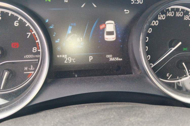 Used Toyota Camry 2019 Revised Version 2.0G Luxury Edition Odometer Close Up