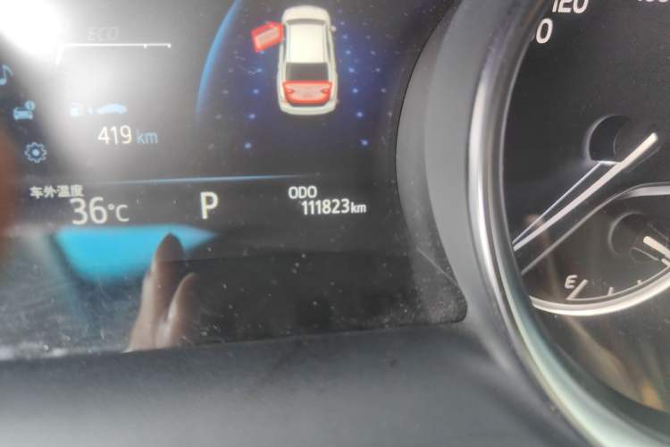 Used Toyota Camry 2019 Revised Version 2.0G Luxury Edition Odometer Close Up