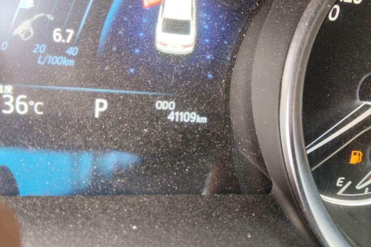 Used Toyota Camry 2019 Revised Version 2.0G Luxury Edition Odometer Close Up