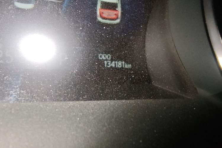 Used Toyota Camry 2019 Dual-Engine 2.5 HG Luxury Edition China VI Standard Odometer Close Up