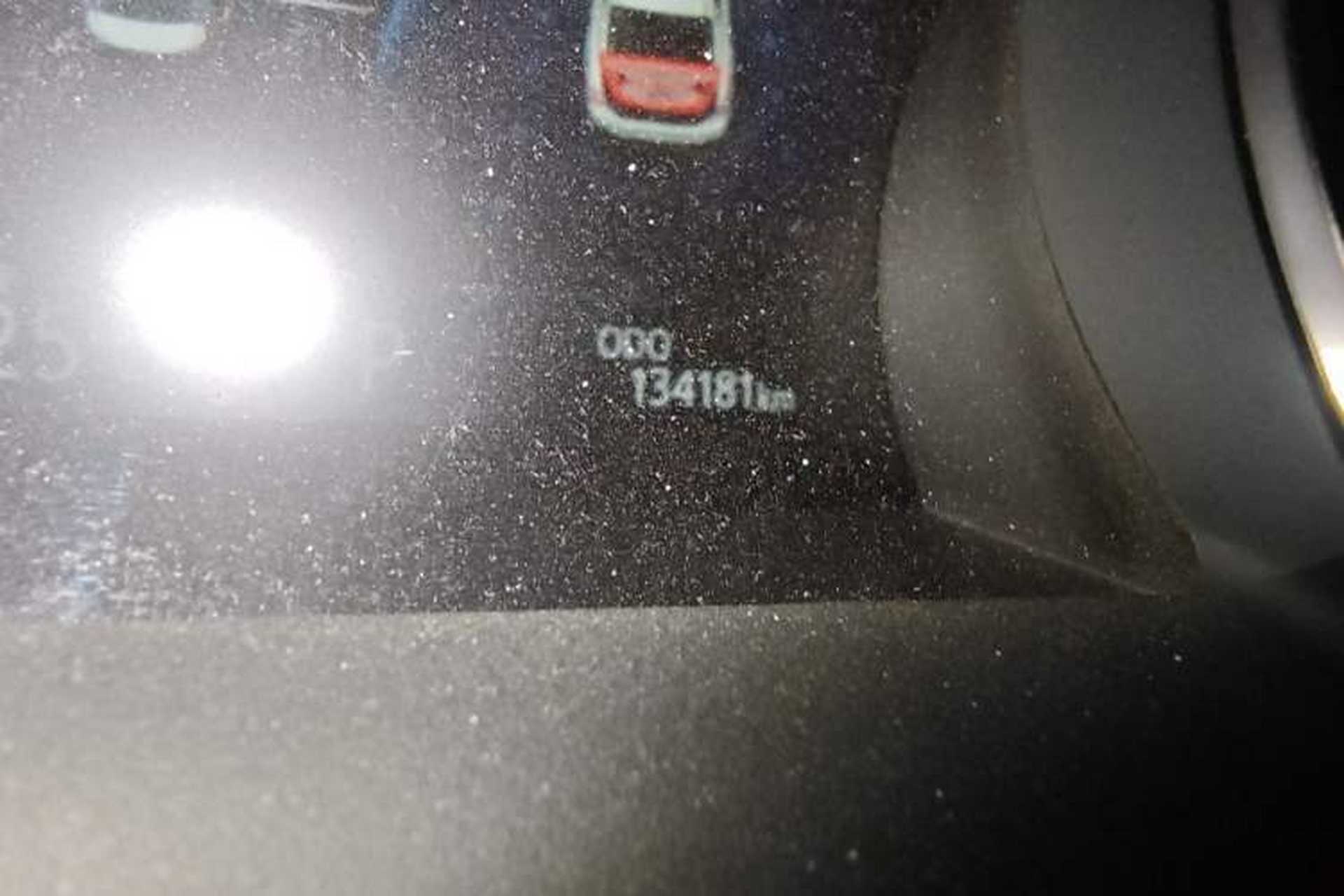 Used Toyota Camry 2019 Dual-Engine 2.5 HG Luxury Edition China VI Standard Odometer Close Up