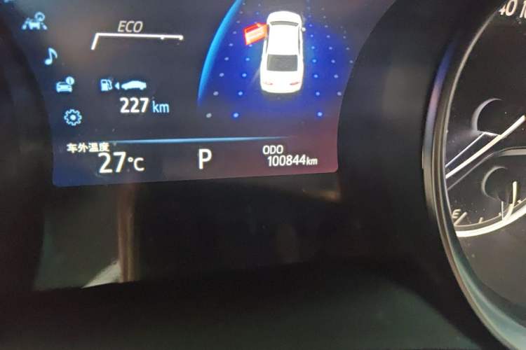 Used Toyota Camry 2019 2.5G Luxury Edition China VI Standard Odometer Close Up