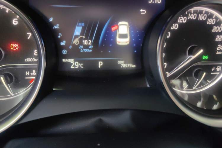 Used Toyota Camry 2019 2.5G Luxury Edition China VI Standard Odometer Close Up