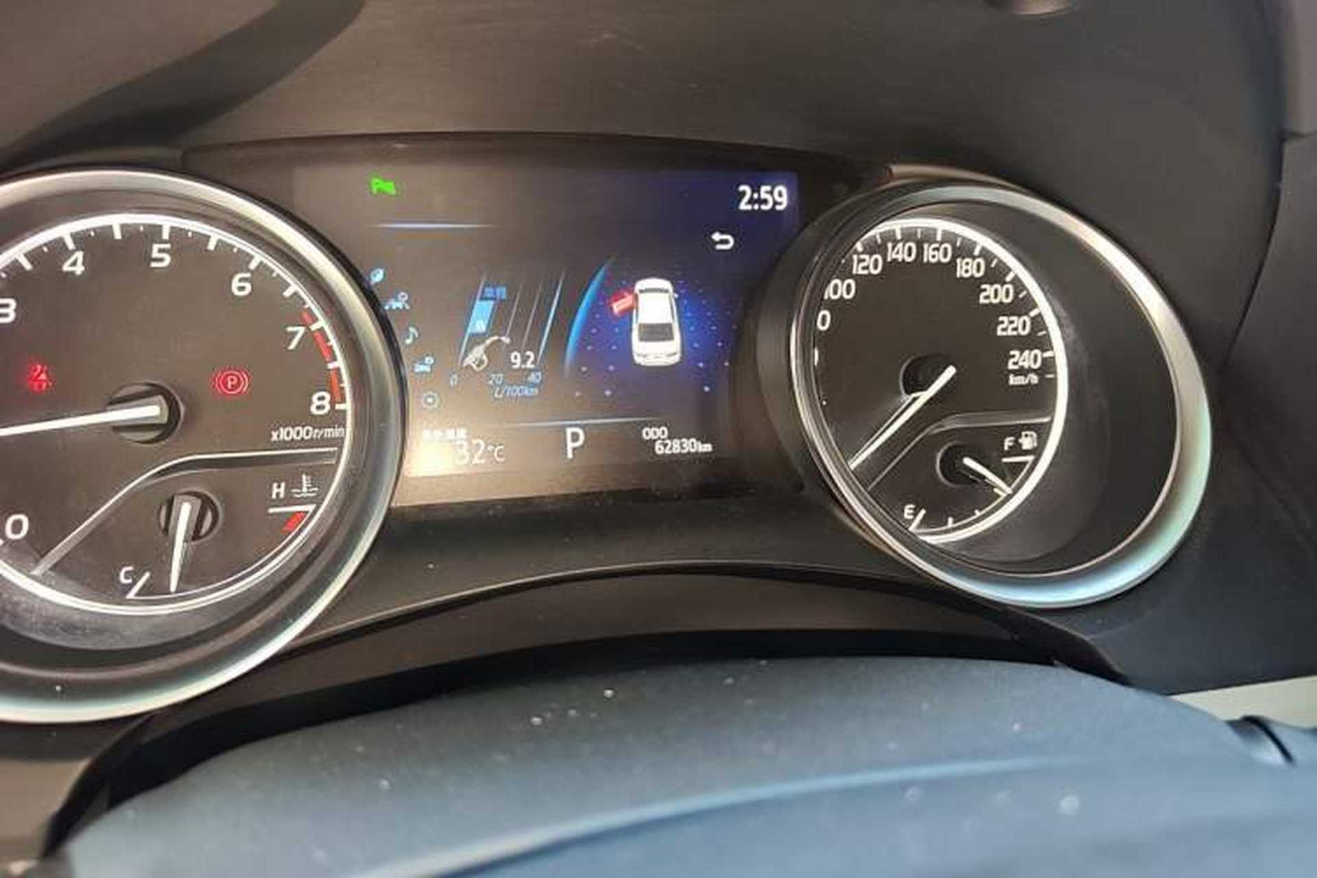 Used Toyota Camry 2019 Revised Version 2.0G Luxury Edition Odometer Close Up