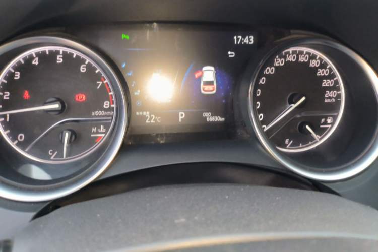 Used Toyota Camry 2019 2.5G Luxury Edition China VI Standard Odometer Close Up