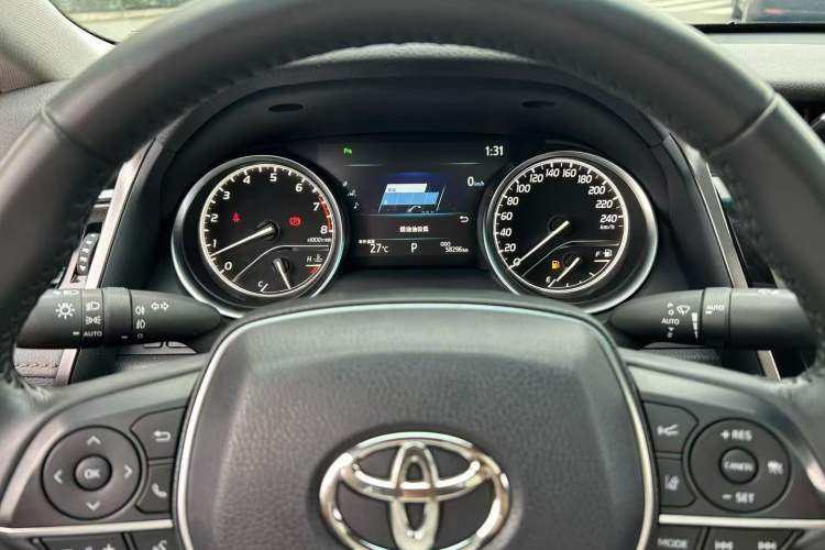 Used Toyota Camry 2019 Revised Version 2.5G Luxury Edition Odometer Close Up