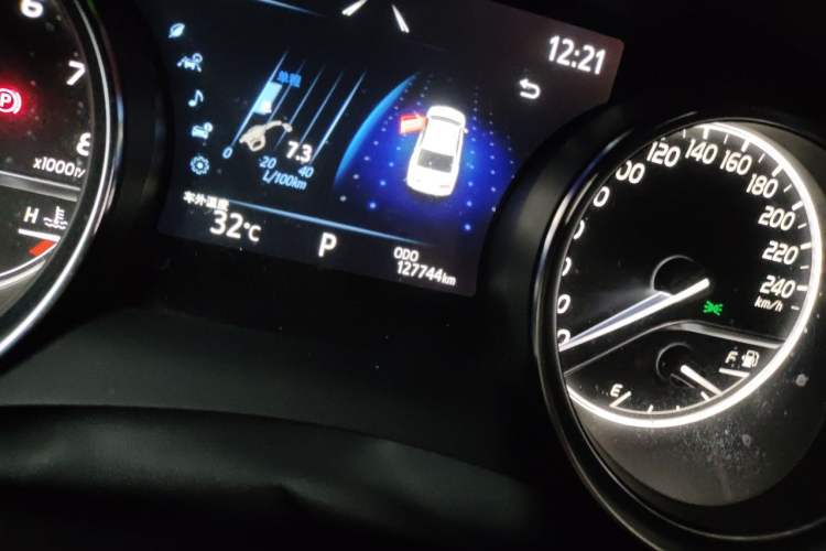 Used Toyota Camry 2019 2.5G Luxury Edition China VI Standard Odometer Close Up