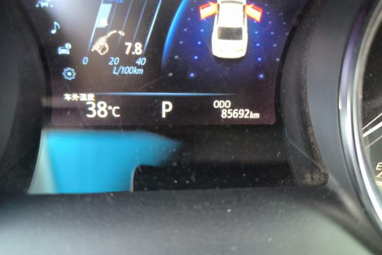 Used Toyota Camry 2019 Revised Version 2.0G Luxury Edition Odometer Close Up