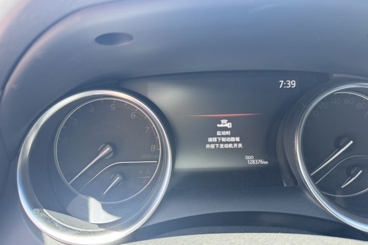 Used Toyota Camry 2019 2.0G Luxury Edition China V Standard Odometer Close Up