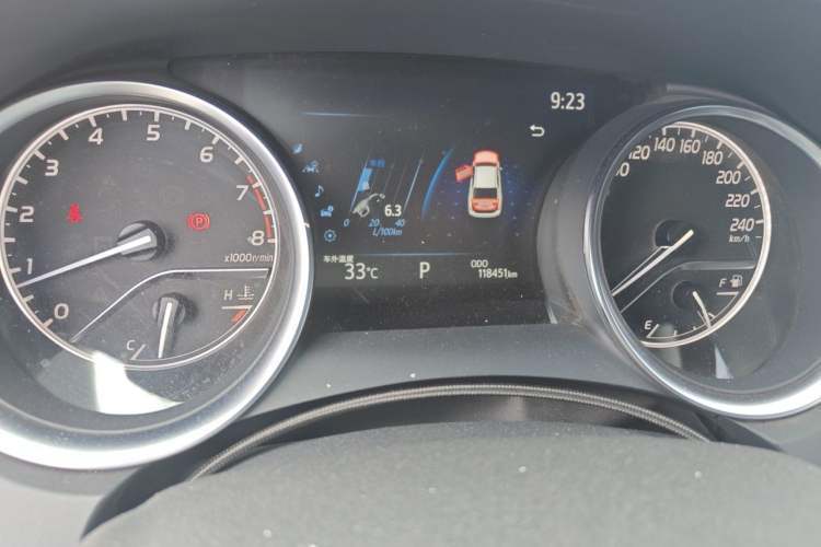 Used Toyota Camry 2019 Revised Version 2.5G Luxury Edition Odometer Close Up