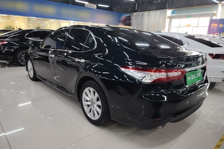 Used Toyota Camry 2019 Revised Version 2.0G Luxury Edition Rear Left 45 Deg