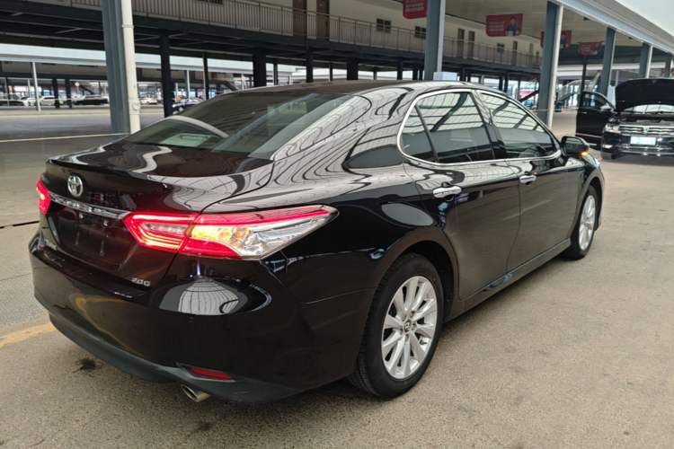 Used Toyota Camry 2019 Revised Version 2.0G Luxury Edition Rear Right 45 Deg