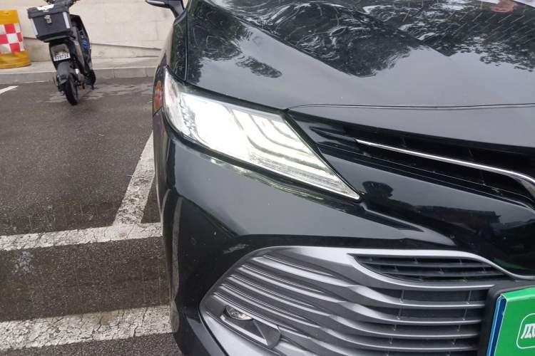Used Toyota Camry 2019 2.0G Luxury Edition China VI Standard Right Front Headlight