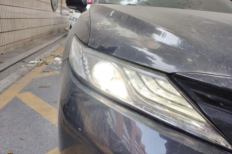 Used Toyota Camry 2019 2.0G Luxury Edition China VI Standard Right Front Headlight