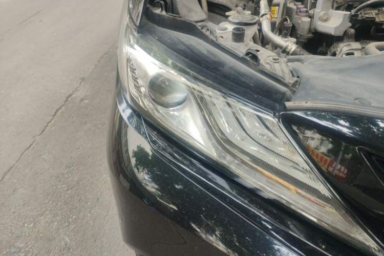Used Toyota Camry 2019 2.5S FENGSHANG Version China VI Standard Right Front Headlight