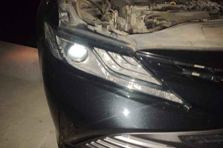 Used Toyota Camry 2019 2.5G Luxury Edition China VI Standard Right Front Headlight