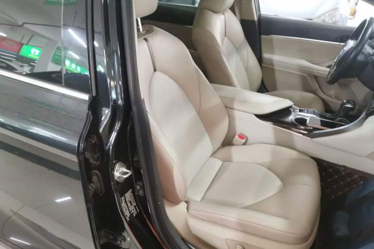 Used Toyota Camry 2019 2.0G Luxury Edition China VI Standard Right Front Seat
