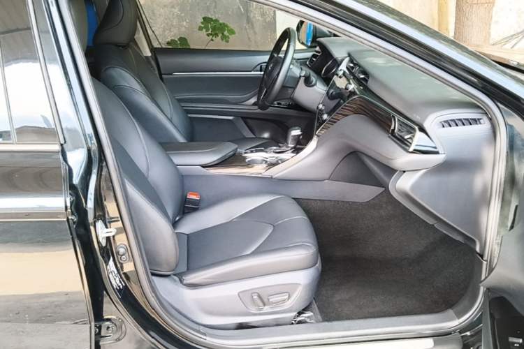 Used Toyota Camry 2019 Revised Version 2.0G Luxury Edition Right Front Seat