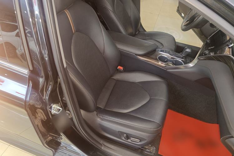 Used Toyota Camry 2019 Revised Version 2.0G Luxury Edition Right Front Seat