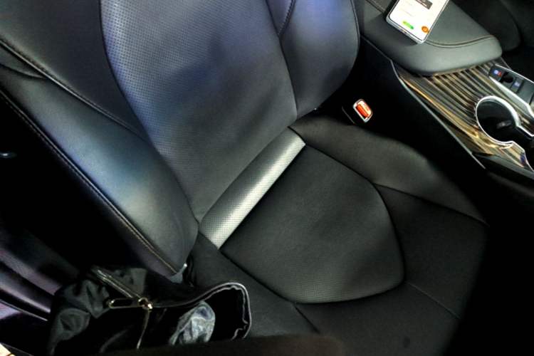 Used Toyota Camry 2019 Revised Version 2.0G Luxury Edition Right Front Seat