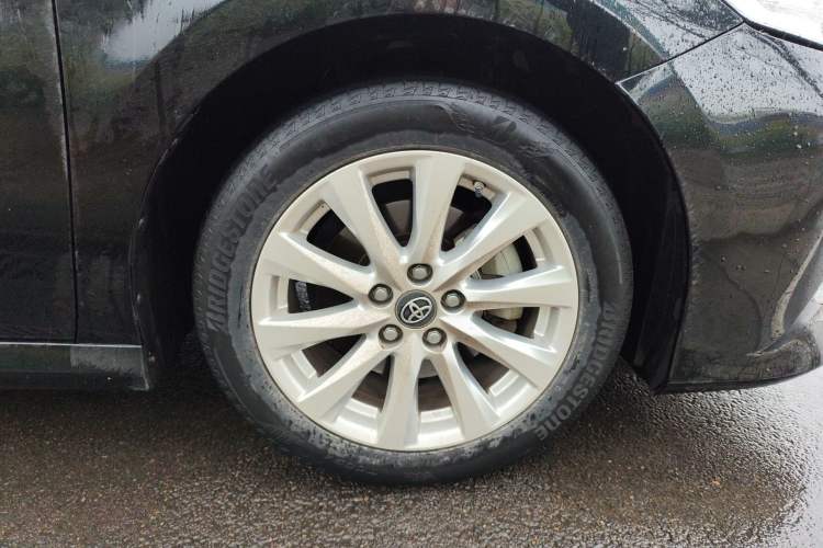 Used Toyota Camry 2019 Revised Version 2.0G Luxury Edition Right Front Wheel Hub