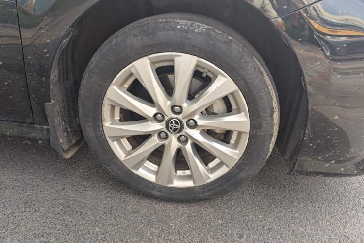 Used Toyota Camry 2019 Revised Version 2.0G Luxury Edition Right Front Wheel Hub