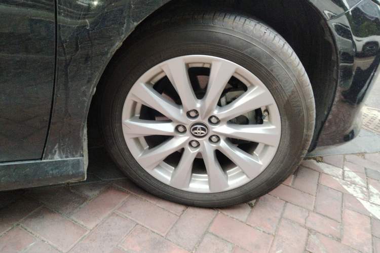 Used Toyota Camry 2019 Revised Version 2.0G Luxury Edition Right Front Wheel Hub