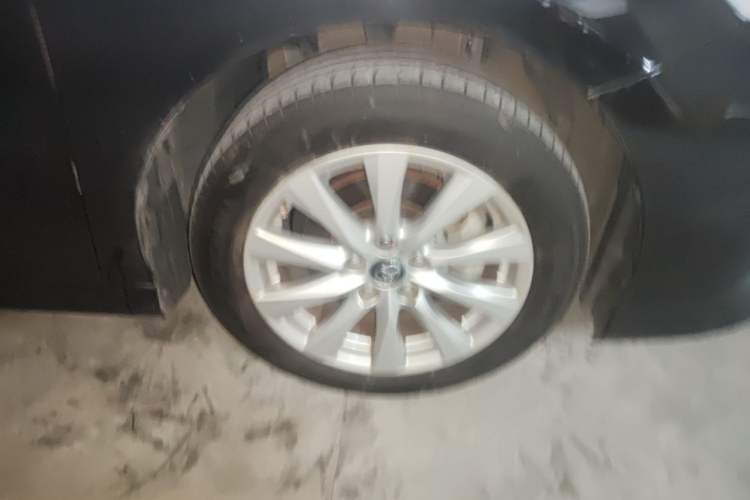 Used Toyota Camry 2019 Revised Version 2.0G Luxury Edition Right Front Wheel Hub