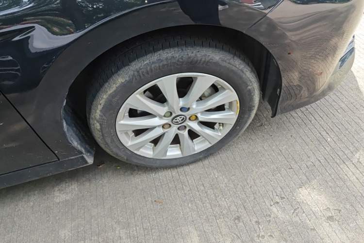 Used Toyota Camry 2019 Revised Version 2.0G Luxury Edition Right Front Wheel Hub