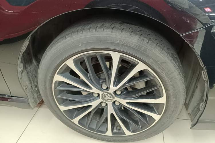Used Toyota Camry 2019 2.0S FENGSHANG Version China V Standard Right Front Wheel Hub